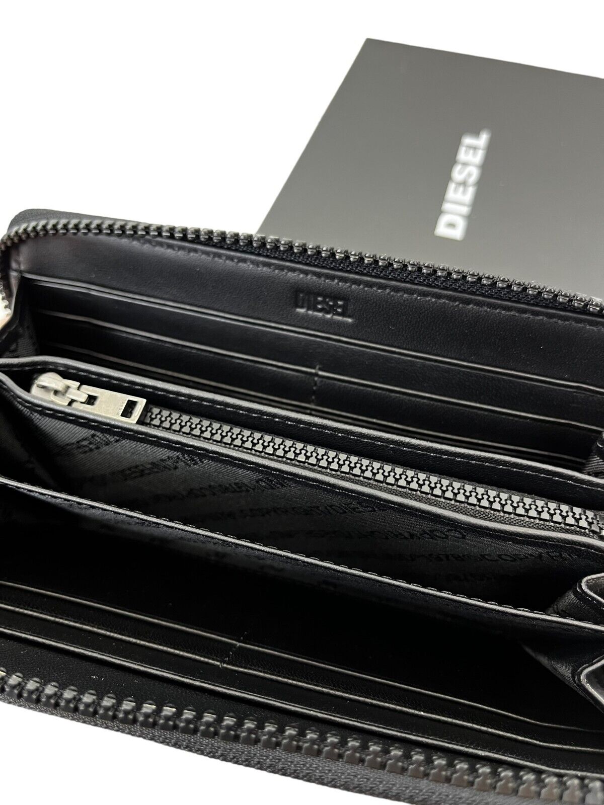 DIESEL ISUKI 24 ZIP WALLET X08289 PR422 T2218 GENUINE RRP 160€